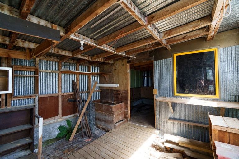 Photo of property in 28 Chatham Street, Waihola, Milton, 9073