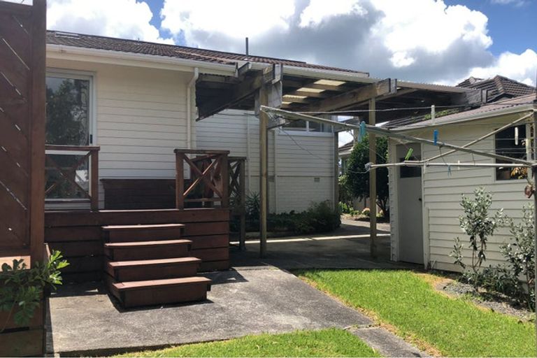 Photo of property in 6 Philip Place, Hillcrest, Auckland, 0627
