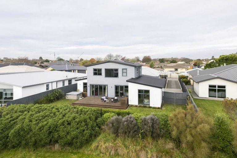 Photo of property in 6 Kilkivan Lane, Broomfield, Christchurch, 8042