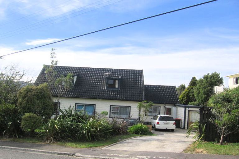 Photo of property in 39 Clifford Road, Johnsonville, Wellington, 6037