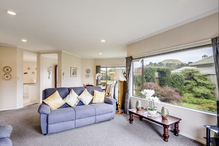 Photo of property in 14 Claridge Place, Taradale, Napier, 4112