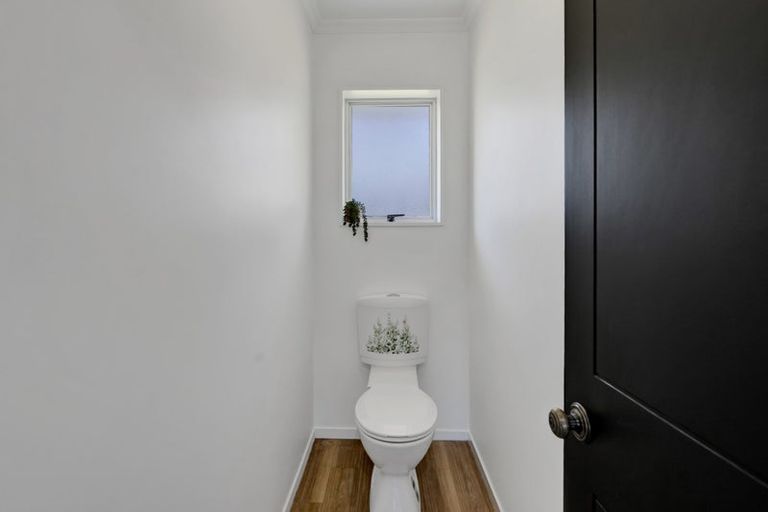 Photo of property in 51 Cumberland Street, Merrilands, New Plymouth, 4312