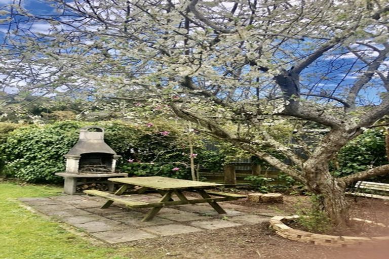 Photo of property in 20 Hills Road, Tongaporutu, Urenui, 4378