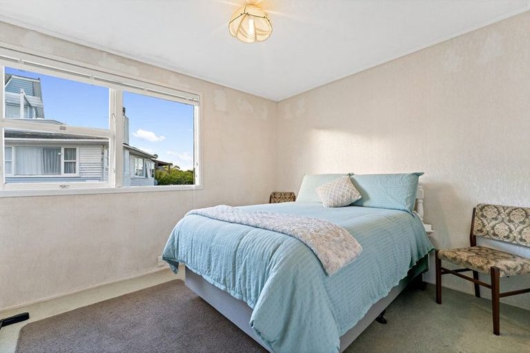 Photo of property in 65 Potter Avenue, Northcote, Auckland, 0627