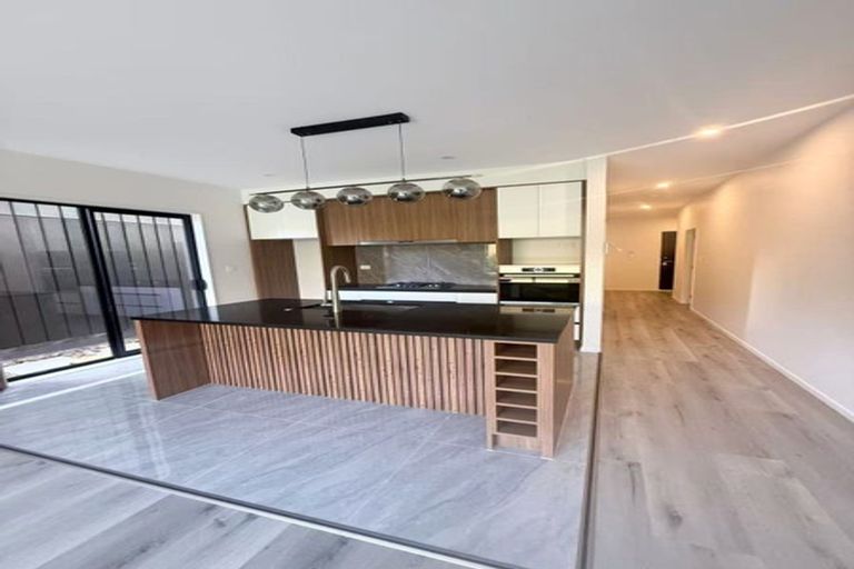 Photo of property in 22 Piringa Road, Pukekohe, 2120