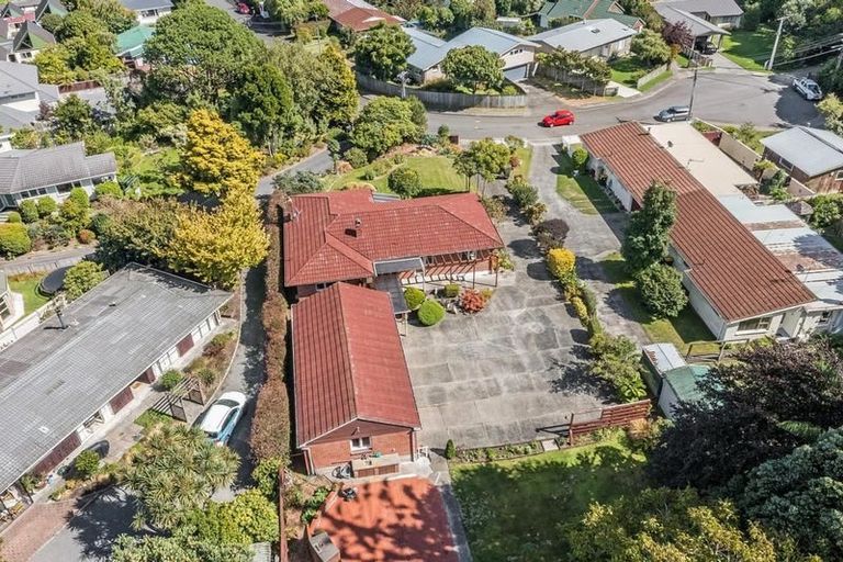 Photo of property in 11 Iti Grove, Waikanae, 5036