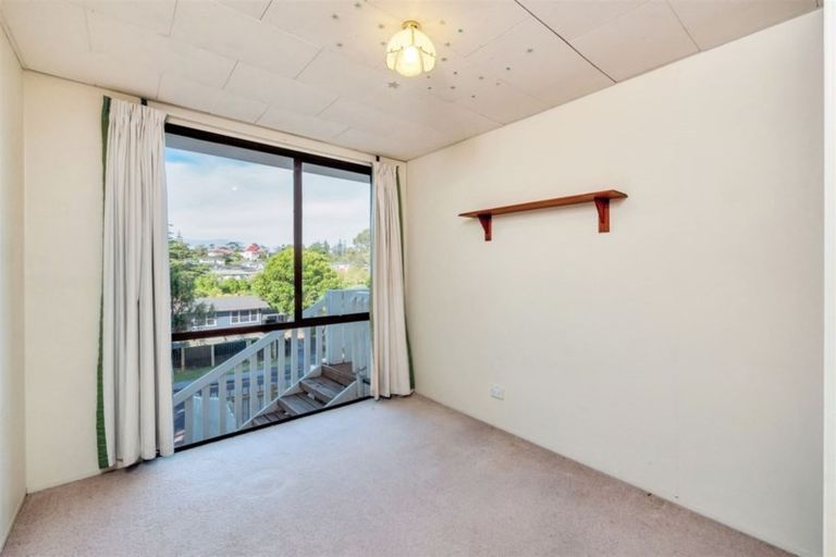 Photo of property in 1/9 Lucinda Place, Glen Eden, Auckland, 0602