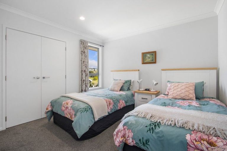 Photo of property in 1 Vantage Place, Omokoroa, 3114