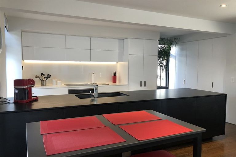 Photo of property in 26b Peterborough Street, Christchurch Central, Christchurch, 8013