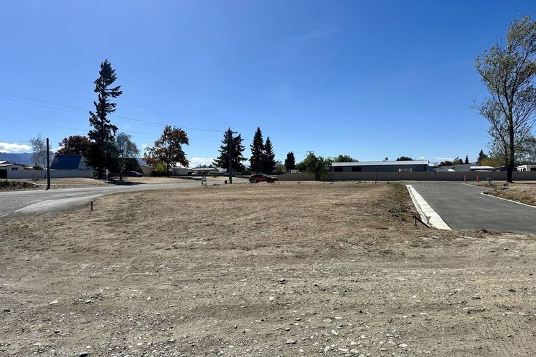 Photo of property in 25 Ohau Road, Twizel, 7901