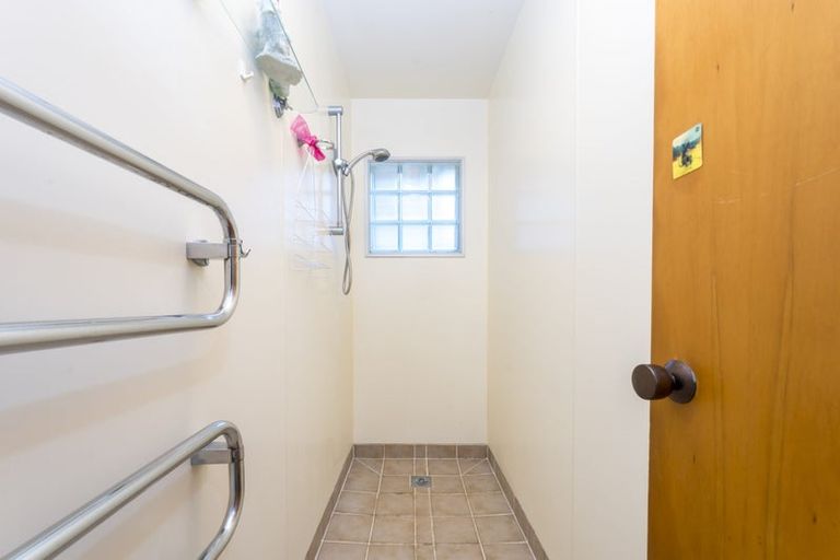 Photo of property in 20 Muscat Place, Henderson, Auckland, 0612