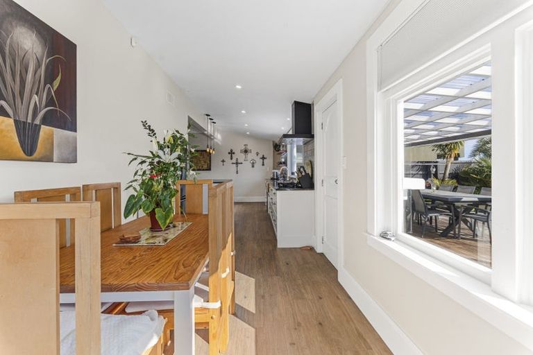 Photo of property in 244 Saint Aubyn Street, New Plymouth, 4310