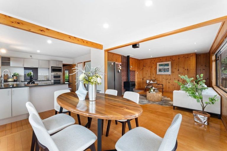 Photo of property in 2 Allender Drive, Torbay, Auckland, 0630
