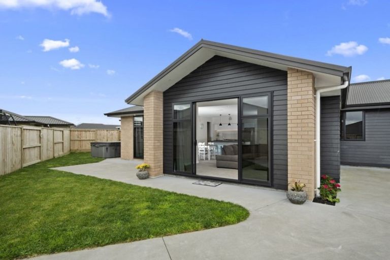 Photo of property in 51 Kahuparere Crescent, Pyes Pa, Tauranga, 3112