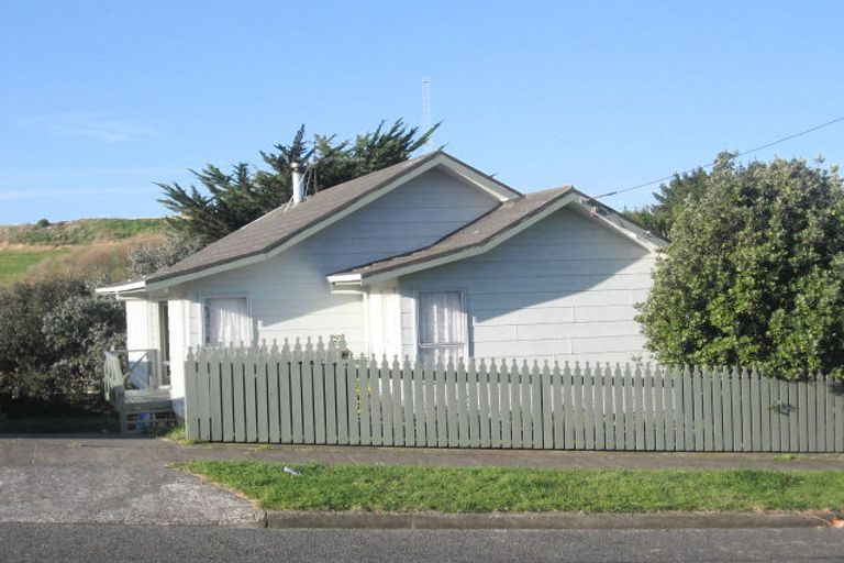 Photo of property in 18 Paenui Street, Titahi Bay, Porirua, 5022