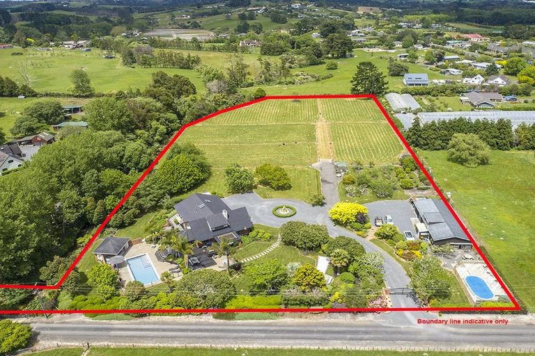 Photo of property in 155 Taupaki Road, Taupaki, Henderson, 0782