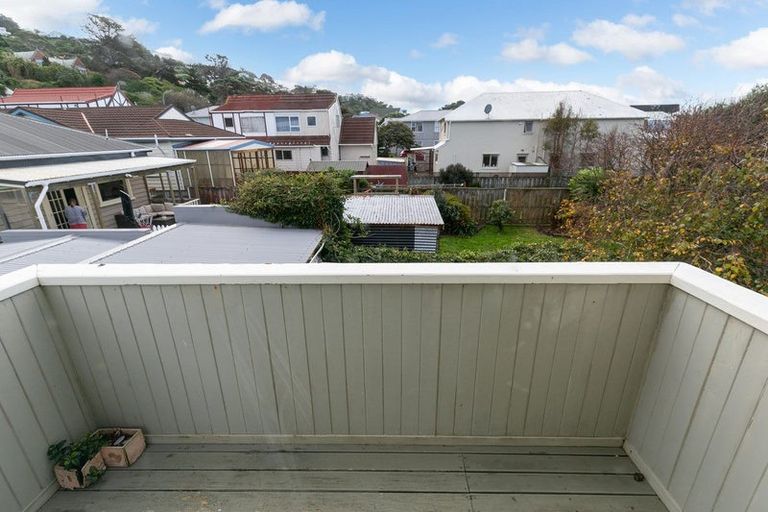 Photo of property in 139u2 Queens Drive, Lyall Bay, Wellington, 6022