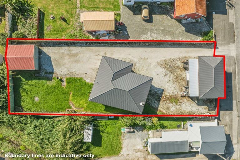 Photo of property in 16 Ruawai Wharf Road, Ruawai, 0530
