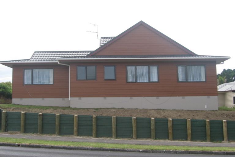 Photo of property in 5 Rimu Street, New Lynn, Auckland, 0600