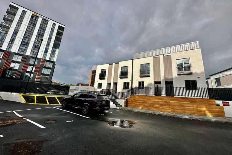 Photo of property in 49 Erina Road, Wiri, 2104