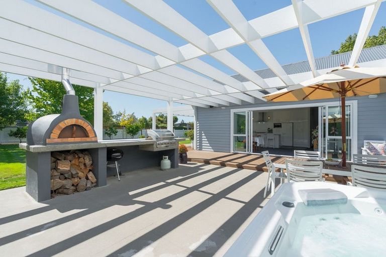 Photo of property in 81c Reading Street, Greytown, 5712