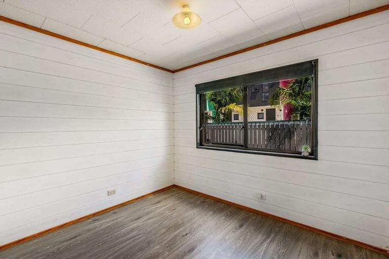 Photo of property in 2/32 Great South Road, Papakura, 2110