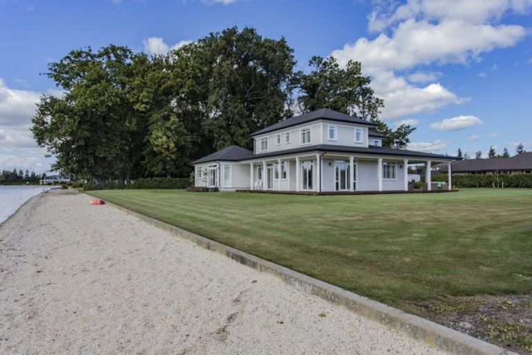 Photo of property in 23 Oakgrove Drive, Rangiora, 7400