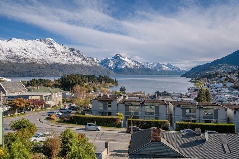 Photo of property in 45a Hallenstein Street, Queenstown, 9300