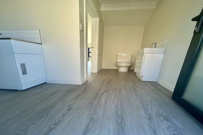 Photo of property in 40b Kervil Avenue, Te Atatu Peninsula, Auckland, 0610