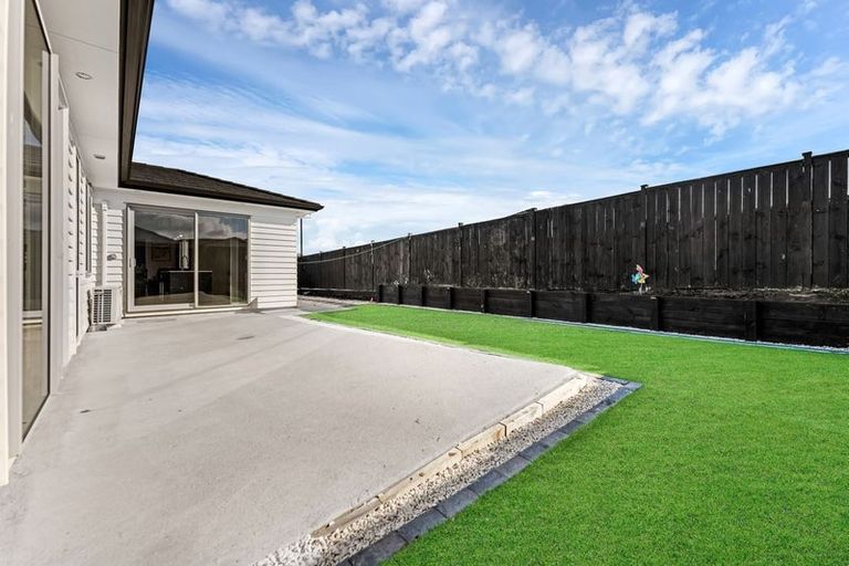 Photo of property in 18 Calder Crescent, Pokeno, 2402