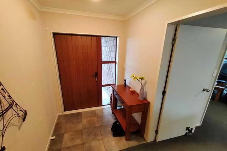 Photo of property in 52 Geneva Terrace, Kelvin Grove, Palmerston North, 4414