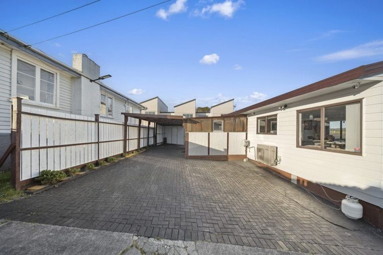Photo of property in 2/86 Alfriston Road, Manurewa East, Auckland, 2102