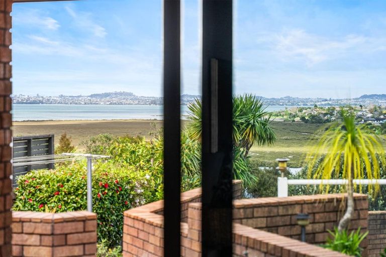 Photo of property in 9 Renoir Street, West Harbour, Auckland, 0618