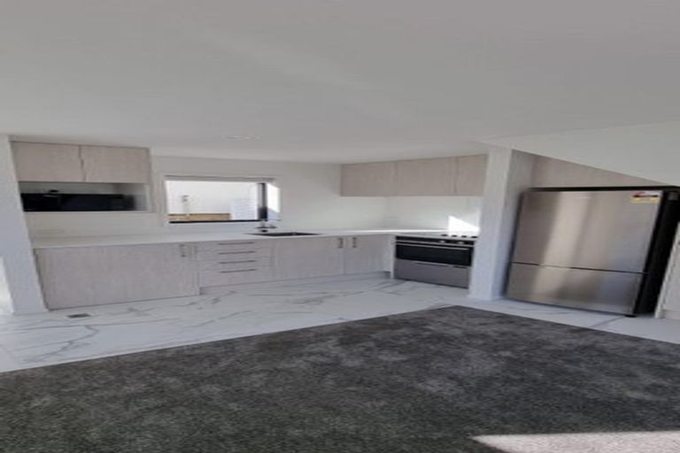 Photo of property in 1/81 Kervil Avenue, Te Atatu Peninsula, Auckland, 0610