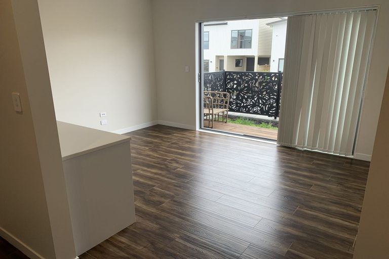 Photo of property in 5 Hea Road, Hobsonville, Auckland, 0616