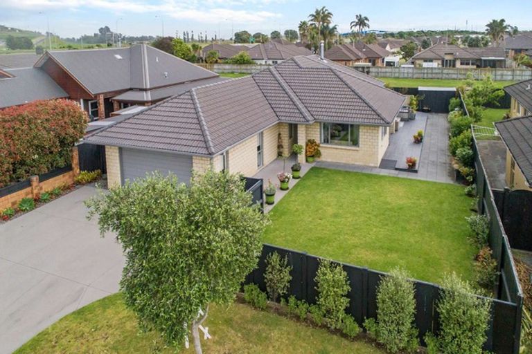 Photo of property in 27 Putaka Place, Papamoa Beach, Papamoa, 3118