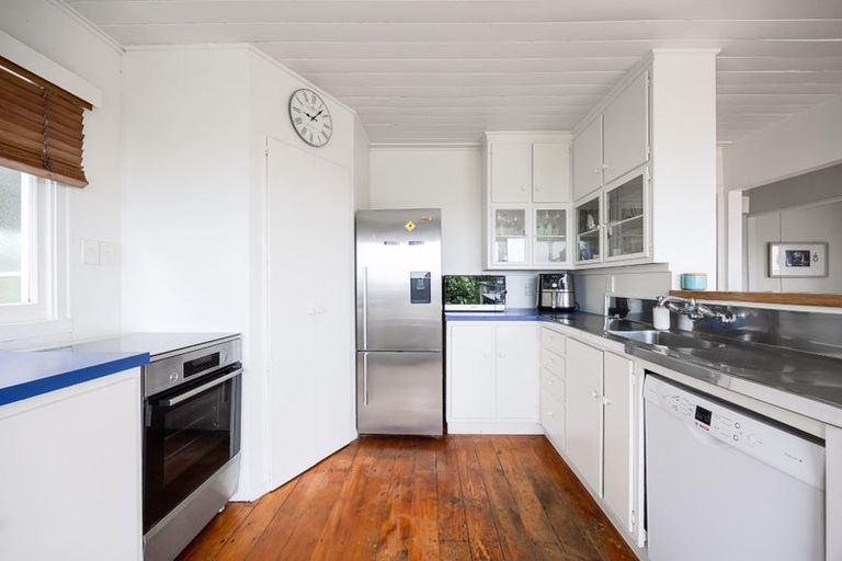 Photo of property in 237 Beach Road, Campbells Bay, Auckland, 0630