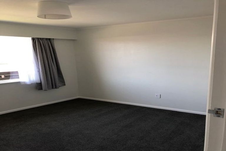 Photo of property in 2 Eton Place, Spotswood, New Plymouth, 4310