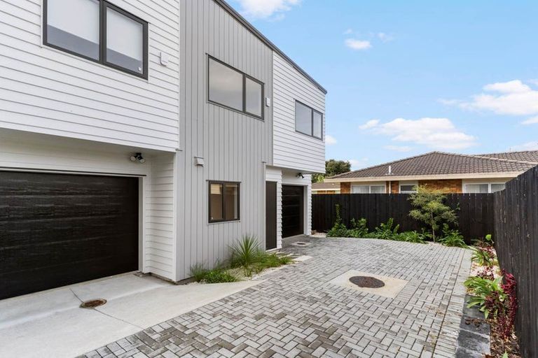 Photo of property in 13 Von Sturmer Street, Mangere East, Auckland, 2024