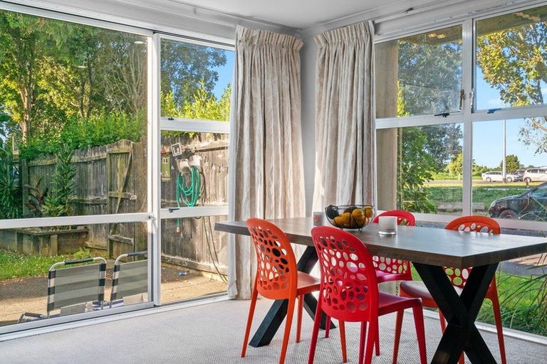 Photo of property in 27 The Track, Takanini, 2112