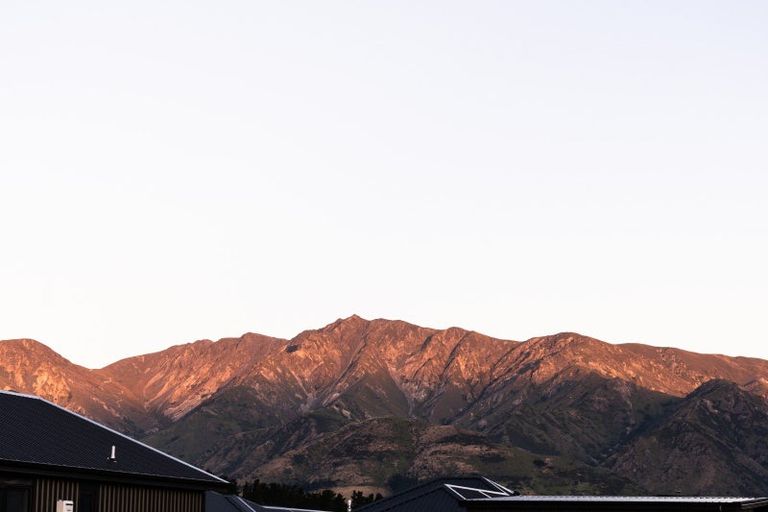 Photo of property in 30 Dunn Street, Lake Hawea, 9382