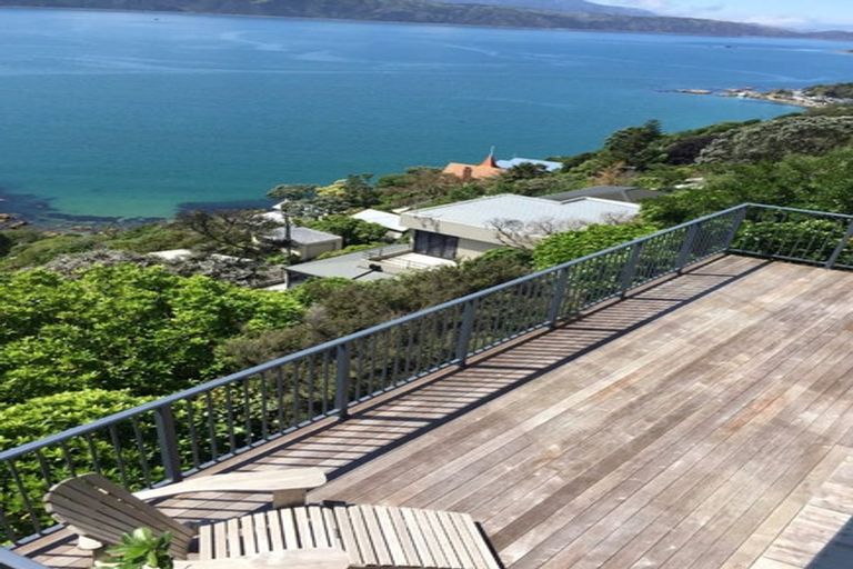 Photo of property in 15a Fortification Road, Karaka Bays, Wellington, 6022