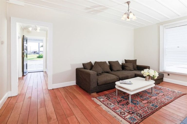 Photo of property in 102 Mackay Street, Thames, 3500