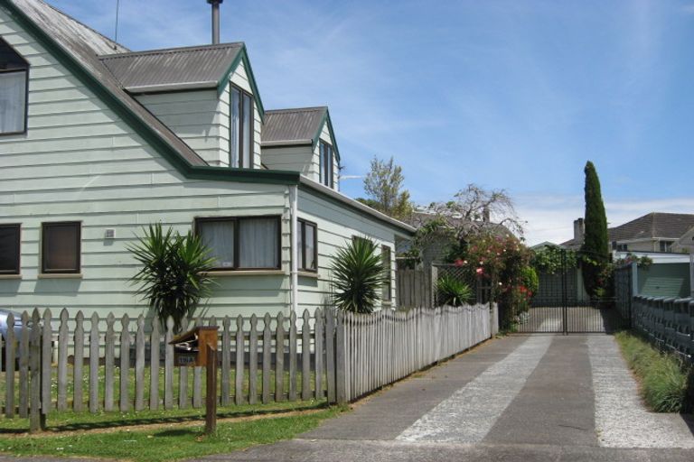Photo of property in 2/116 Mountain Road, Mangere Bridge, Auckland, 2022