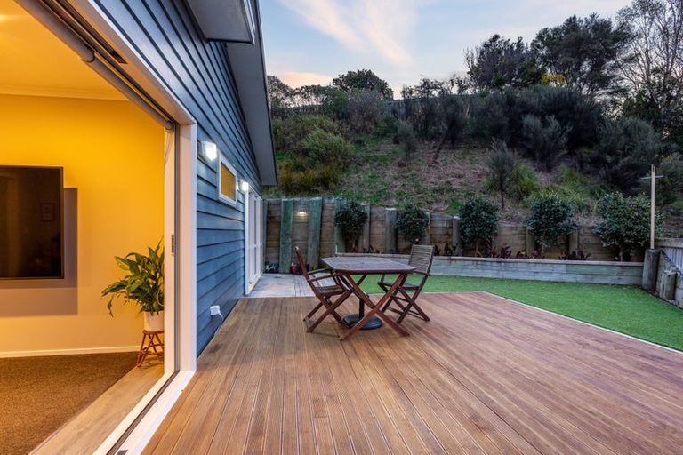 Photo of property in 136 Navigation Drive, Whitby, Porirua, 5024