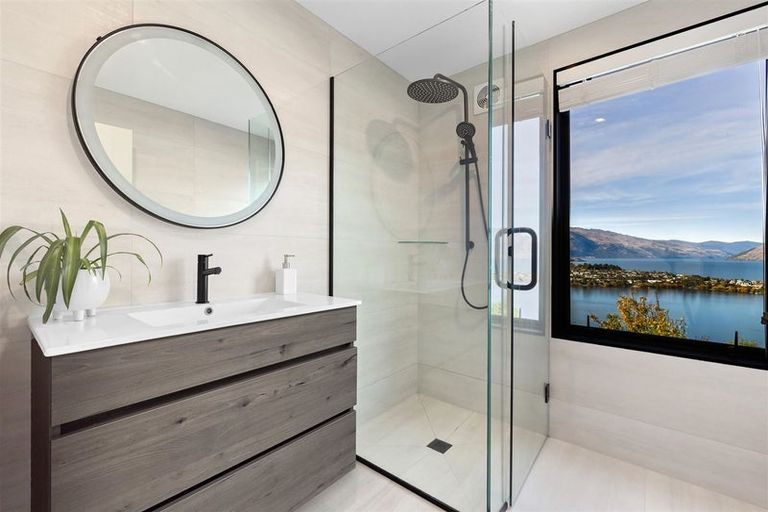 Photo of property in 94 Hensman Road, Queenstown, 9300