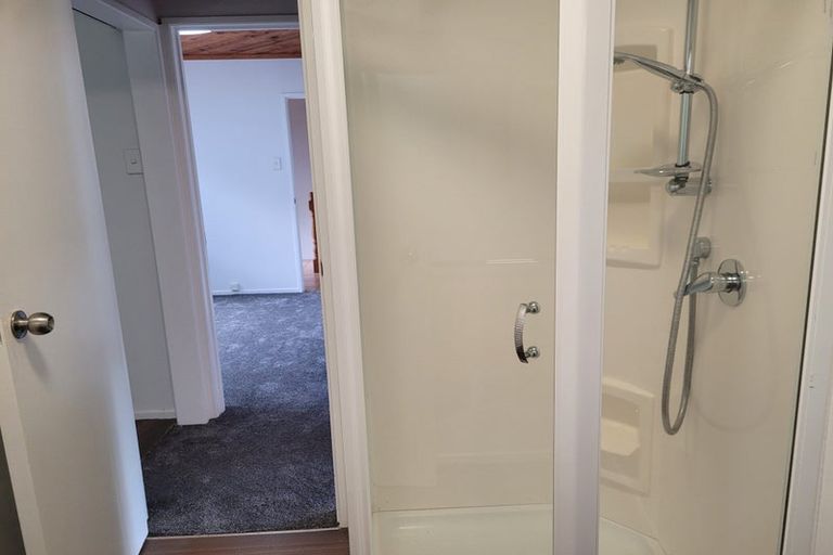 Photo of property in 64b Pleasant Road, Glen Eden, Auckland, 0602