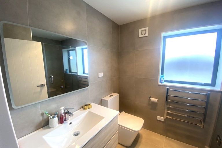 Photo of property in 133b Lancaster Road, Beach Haven, Auckland, 0626