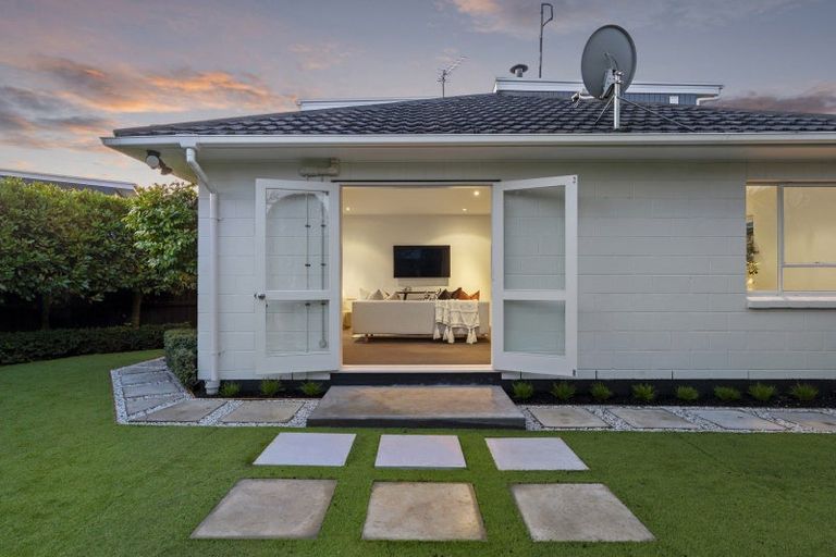 Photo of property in 2/38 Clare Road, St Albans, Christchurch, 8014