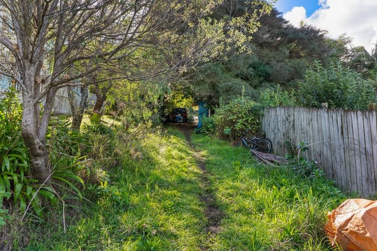 Photo of property in 37 Wairau Road, Forrest Hill, Auckland, 0627